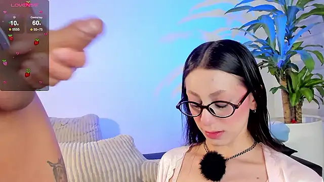 Snapshot of Scarlett_Jackson2 chatting on February 9, 6:39 am Scarlett Jackson2 online show from February 9, 6:39 am