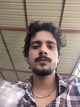 Snapshot of Sushant001 chatting on May 2, 7:35 am Sushant001 online show from May 2, 7:35 am
