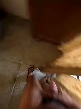 Snapshot of desir3dlund chatting on October 3, 4:53 am desir3dlund online show from October 3, 4:53 am