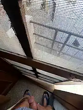 Snapshot of desir3dlund chatting on February 7, 11:03 am desir3dlund online show from February 7, 11:03 am