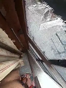 Snapshot of desir3dlund chatting on March 7, 2:08 am desir3dlund online show from March 7, 2:08 am