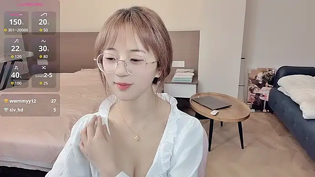 nini a online show from December 5, 8:01 am