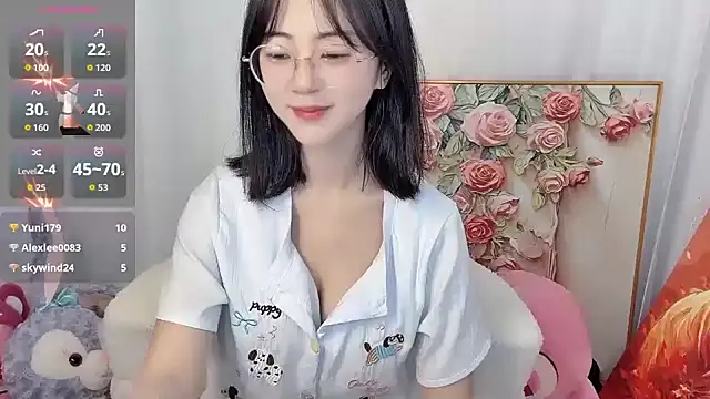 nini a online show from July 1, 11:23 am