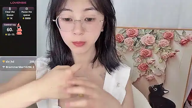 nini a online show from July 11, 8:06 am