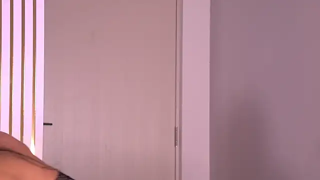 Snapshot of YasminaMoon chatting on November 21, 4:11 am YasminaMoon online show from November 21, 4:11 am