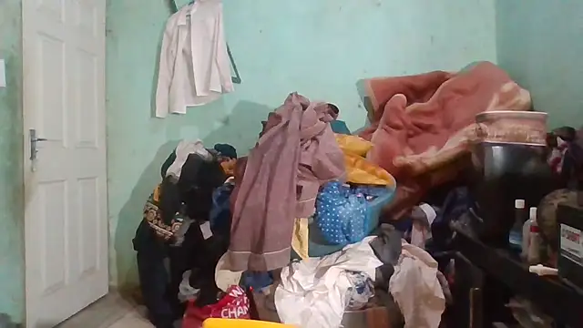 Snapshot of Nicky52 chatting on October 17, 4:04 am Nicky52 online show from October 17, 4:04 am