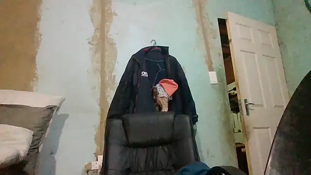 Snapshot of Nicky52 chatting on April 4, 5:54 pm Nicky52 online show from April 4, 5:54 pm