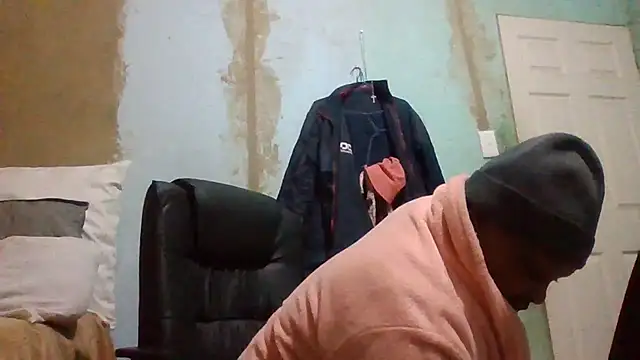 Snapshot of Nicky52 chatting on May 6, 6:35 pm Nicky52 online show from May 6, 6:35 pm