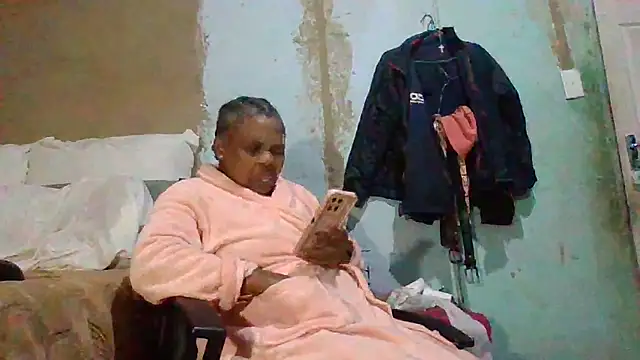 Snapshot of Nicky52 chatting on May 19, 4:02 pm Nicky52 online show from May 19, 4:02 pm