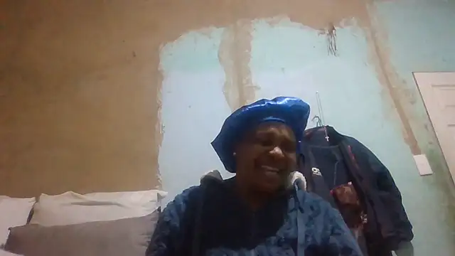 Snapshot of Nicky52 chatting on June 21, 6:43 pm Nicky52 online show from June 21, 6:43 pm