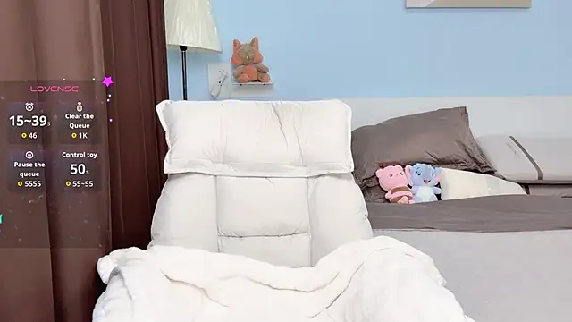 Snapshot of ViViennepp chatting on October 19, 6:30 pm ViViennepp online show from October 19, 6:30 pm