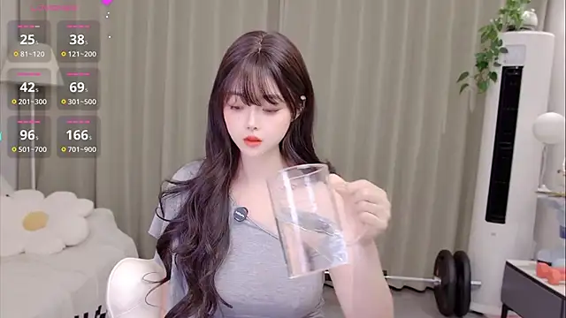 uikyy1 online show from May 1, 2:10 pm