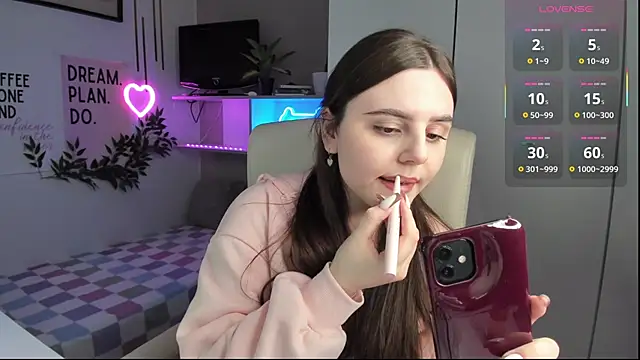 Snapshot of LiaWoow chatting on September 29, 1:49 pm LiaWoow online show from September 29, 1:49 pm