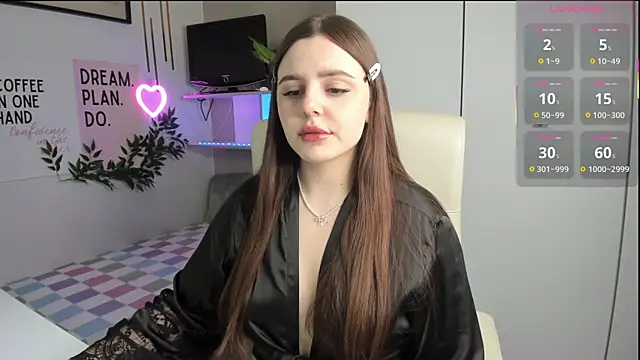 Snapshot of LiaWoow chatting on October 13, 1:44 pm LiaWoow online show from October 13, 1:44 pm