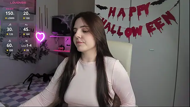 Snapshot of LiaWoow chatting on October 31, 7:42 am LiaWoow online show from October 31, 7:42 am