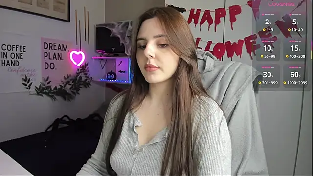 Snapshot of LiaWoow chatting on November 3, 2:29 pm LiaWoow online show from November 3, 2:29 pm