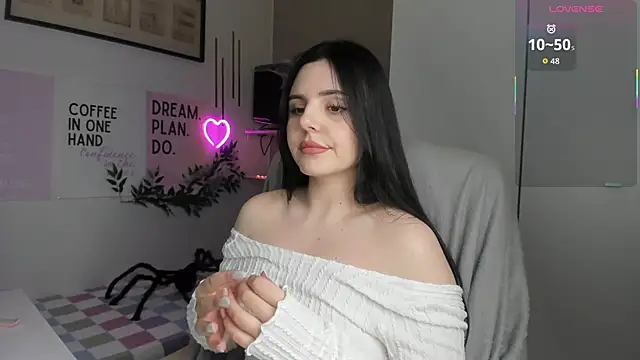 Snapshot of LiaWoow chatting on November 9, 2:48 pm LiaWoow online show from November 9, 2:48 pm