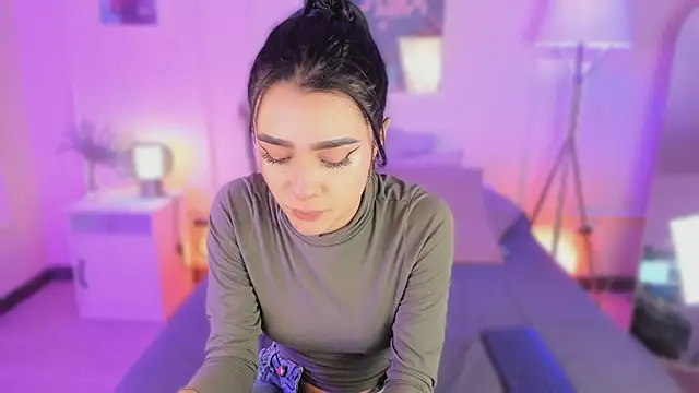 Snapshot of emma_soul1 chatting on February 11, 7:52 pm emma soul1 online show from February 11, 7:52 pm