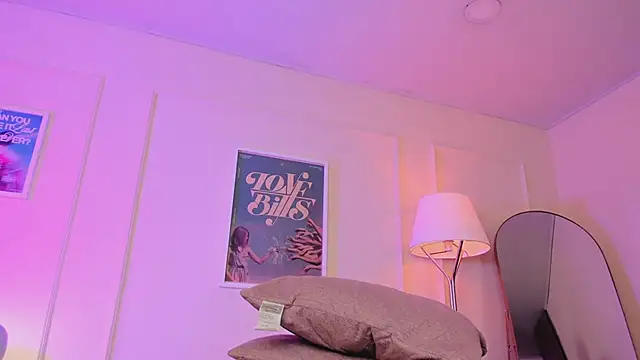 Snapshot of emma_soul1 chatting on February 23, 6:49 pm emma soul1 online show from February 23, 6:49 pm