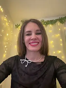 Snapshot of LucieMack chatting on March 3, 7:42 pm LucieMack online show from March 3, 7:42 pm