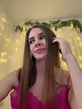 Snapshot of LucieMack chatting on March 16, 6:01 pm LucieMack online show from March 16, 6:01 pm