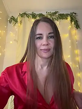 Snapshot of LucieMack chatting on March 26, 6:57 pm LucieMack online show from March 26, 6:57 pm