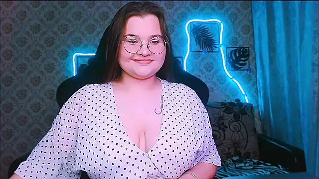 InLoveWithLife26 online show from February 25, 7:34 pm