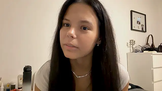 MaydaCornwall online show from December 2, 4:13 pm