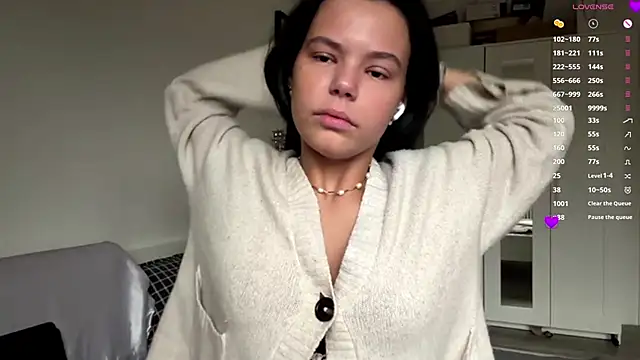 MaydaCornwall online show from December 19, 7:59 am