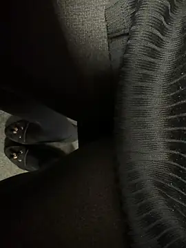 Snapshot of HiddenHoneyLDN chatting on September 10, 2:50 pm HiddenHoneyLDN online show from September 10, 2:50 pm