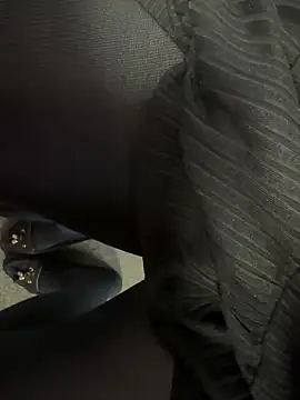 Snapshot of HiddenHoneyLDN chatting on September 19, 7:54 am HiddenHoneyLDN online show from September 19, 7:54 am