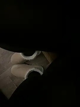 Snapshot of HiddenHoneyLDN chatting on October 6, 5:38 am HiddenHoneyLDN online show from October 6, 5:38 am