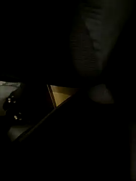 Snapshot of HiddenHoneyLDN chatting on October 8, 7:00 pm HiddenHoneyLDN online show from October 8, 7:00 pm