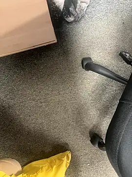 Snapshot of HiddenHoneyLDN chatting on October 23, 8:57 am HiddenHoneyLDN online show from October 23, 8:57 am