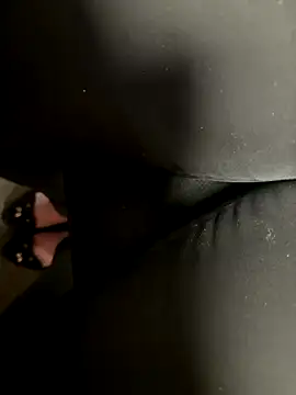 Snapshot of HiddenHoneyLDN chatting on October 28, 3:47 pm HiddenHoneyLDN online show from October 28, 3:47 pm