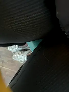 Snapshot of HiddenHoneyLDN chatting on November 2, 1:24 pm HiddenHoneyLDN online show from November 2, 1:24 pm