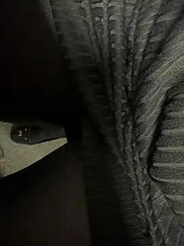 Snapshot of HiddenHoneyLDN chatting on November 5, 3:45 pm HiddenHoneyLDN online show from November 5, 3:45 pm