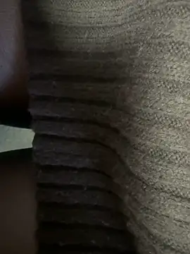 Snapshot of HiddenHoneyLDN chatting on November 6, 2:18 pm HiddenHoneyLDN online show from November 6, 2:18 pm