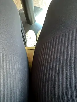 Snapshot of HiddenHoneyLDN chatting on November 8, 1:44 pm HiddenHoneyLDN online show from November 8, 1:44 pm