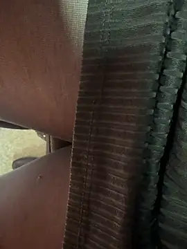 Snapshot of HiddenHoneyLDN chatting on November 25, 10:26 am HiddenHoneyLDN online show from November 25, 10:26 am