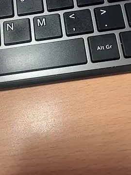 Snapshot of HiddenHoneyLDN chatting on November 26, 10:16 am HiddenHoneyLDN online show from November 26, 10:16 am