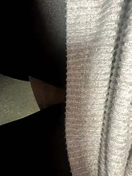 Snapshot of HiddenHoneyLDN chatting on December 16, 12:21 pm HiddenHoneyLDN online show from December 16, 12:21 pm