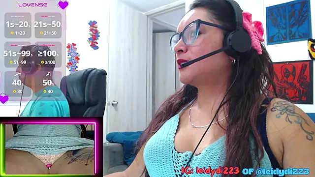 Snapshot of leidydi223 chatting on September 23, 1:25 pm leidydi223 online show from September 23, 1:25 pm