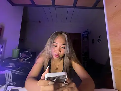 PinayLina18 online show from July 7, 4:00 pm