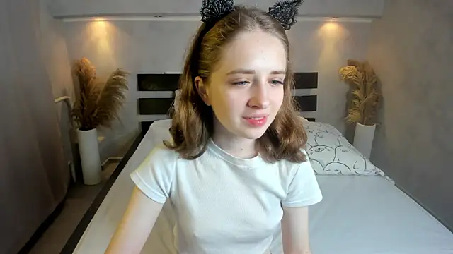 Camilla Kelly online show from October 10, 1:15 am