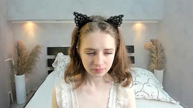 Camilla Kelly online show from October 15, 1:06 am