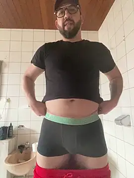 Snapshot of andrey1887 chatting on February 17, 2:02 pm andrey1887 online show from February 17, 2:02 pm