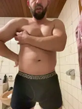 Snapshot of andrey1887 chatting on February 27, 12:10 am andrey1887 online show from February 27, 12:10 am