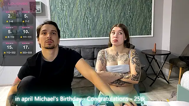 Snapshot of VelvetMiley chatting on April 19, 6:10 pm VelvetMiley online show from April 19, 6:10 pm