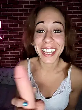 Snapshot of HotGinger66 chatting on November 5, 8:25 am HotGinger66 online show from November 5, 8:25 am